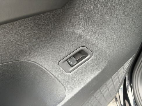 Used 2024 Volkswagen Atlas SEL image 17