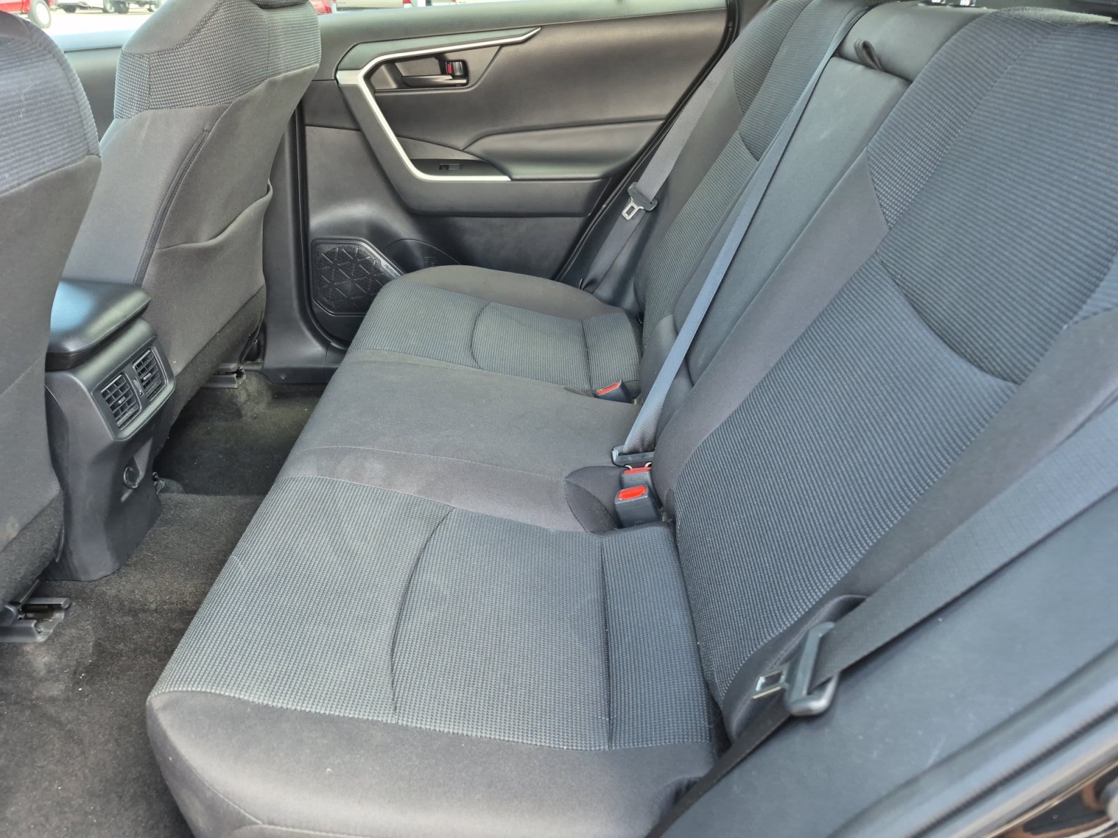Used 2025 Toyota RAV4 LE AWD/4WD image 20