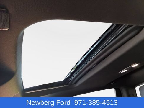 Used 2020 Chevrolet Silverado 1500 High Country w/ Technology Package AWD/4WD image 33