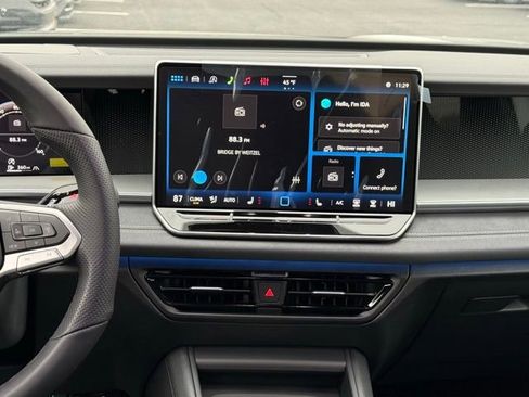 New 2026 Volkswagen Tiguan SE R-Line AWD/4WD image 11