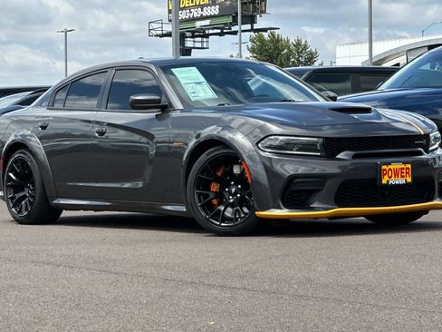 Used 2022 Dodge Charger Scat Pack RWD image 2