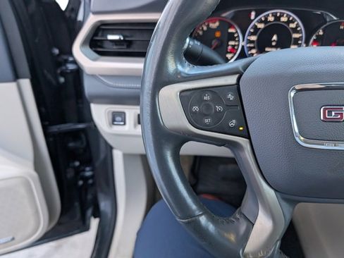 Used 2022 GMC Acadia Denali image 13