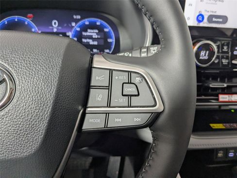 New 2026 Toyota Highlander Limited image 15