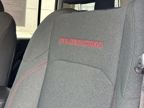Used 2025 Jeep Wrangler Unlimited Rubicon AWD/4WD image 14