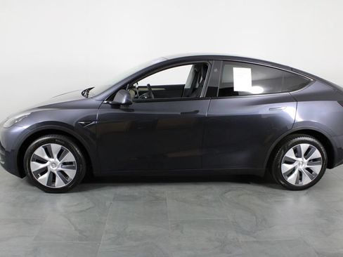 Used 2024 Tesla Model Y Long Range AWD/4WD image 13