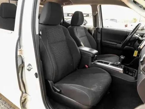 Used 2021 Toyota Tacoma SR5 w/ Trail Edition image 43