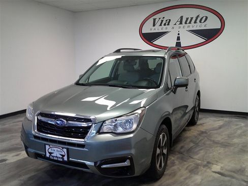 Used 2017 Subaru Forester 2.5i Premium w/ All-Weather Package image 7
