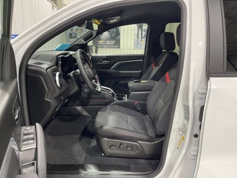 Used 2024 Chevrolet Colorado Z71 w/ Z71 Convenience Package 2 image 2