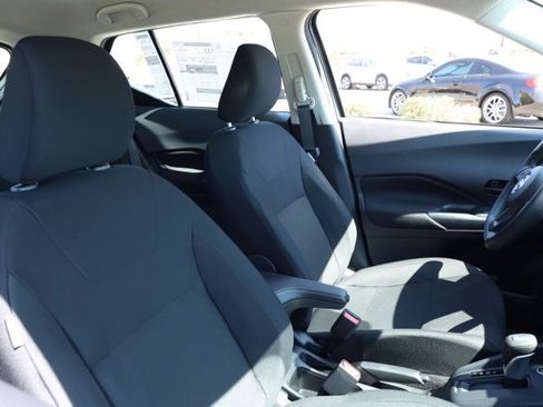New 2025 Nissan Kicks Play S image 21
