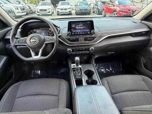 Certified 2025 Nissan Altima 2.5 SV FWD image 13