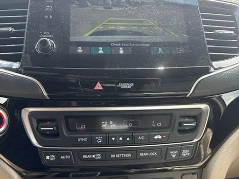 Used 2020 Honda Pilot Touring image 17