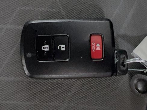 Used 2022 Toyota Tacoma TRD Sport w/ Technology Package AWD/4WD image 35