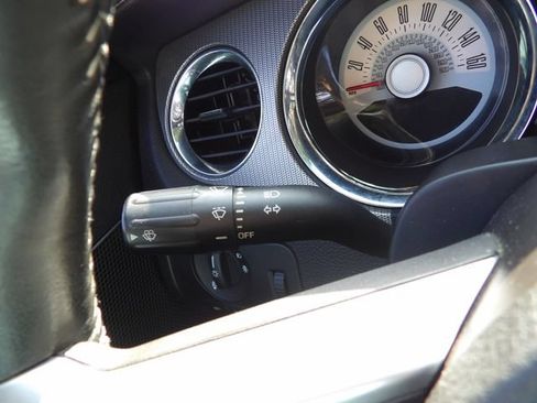 Used 2011 Ford Mustang GT Premium w/ Electronics Pkg RWD image 22