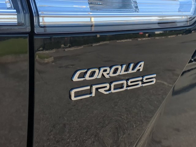 Certified 2025 Toyota Corolla Cross LE FWD image 13