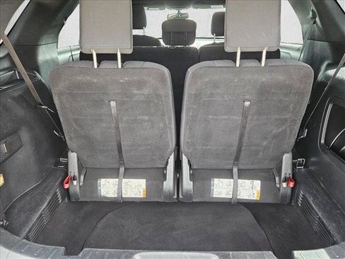 Used 2019 Ford Explorer XLT w/ Equipment Group 201A FWD image 6