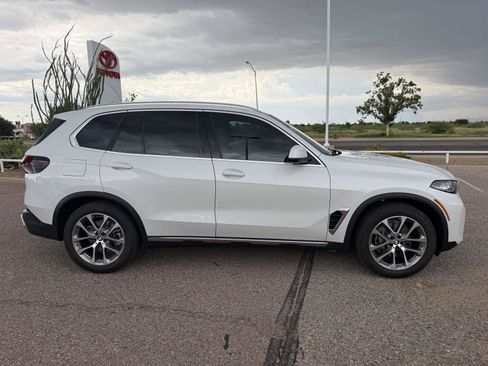 Used 2024 BMW X5 xDrive40i w/ Parking Assistance Package AWD/4WD image 6