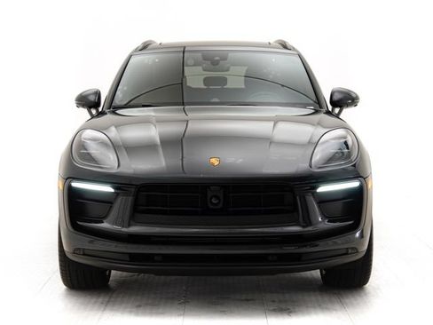 Certified 2026 Porsche Macan AWD/4WD image 32