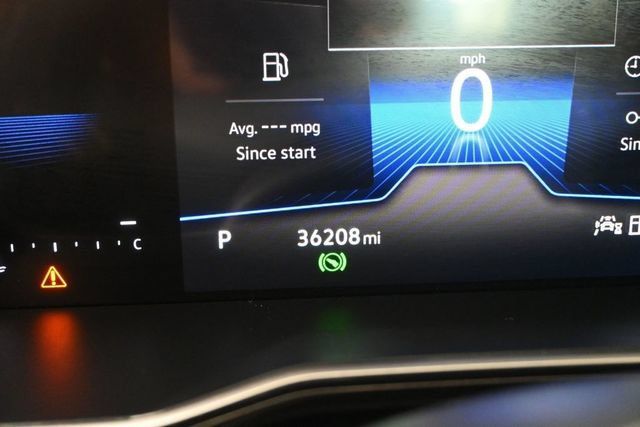 Used 2024 Volkswagen Jetta SE w/ Panoramic Sunroof Package FWD image 18