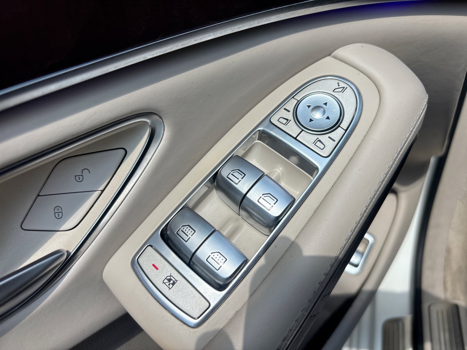 Used 2018 Mercedes-Benz S 560 4MATIC Sedan image 15