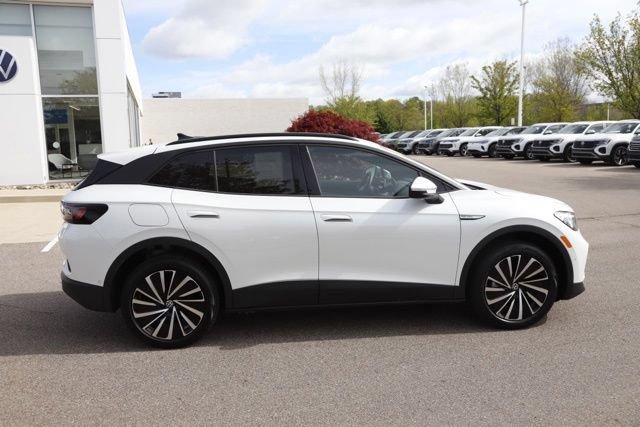 Used 2025 Volkswagen ID.4 Pro AWD/4WD image 2
