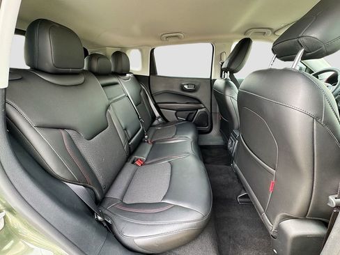 Used 2018 Jeep Compass Trailhawk w/ Safe & Security Group image 30