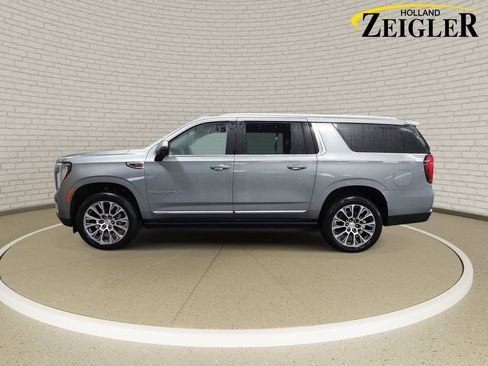 New 2026 GMC Yukon XL Denali w/ Sun & Power Step Package AWD/4WD image 8