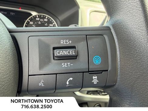 Used 2024 Nissan Rogue SV AWD/4WD image 23