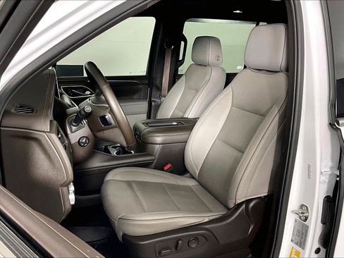 Used 2023 GMC Yukon XL SLT w/ SLT Premium Package image 7