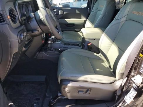 New 2025 Jeep Gladiator Mojave image 13