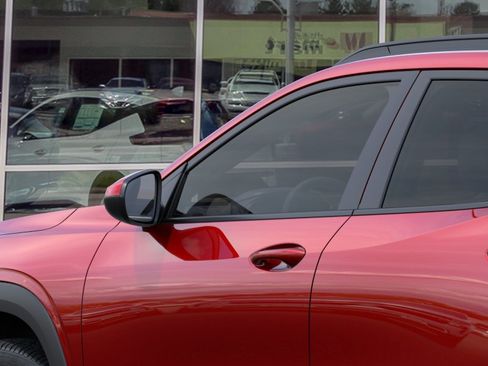 New 2026 Chevrolet Trax LT FWD image 12