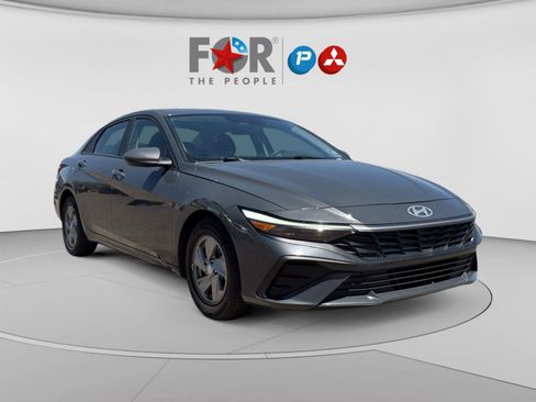 Used 2024 Hyundai Elantra SE FWD image 7