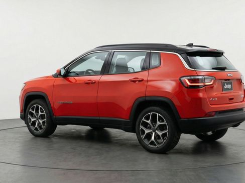 Used 2025 Jeep Compass Limited image 6