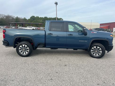 New 2026 Chevrolet Silverado 2500 Custom w/ Z71 Off-Road Package image 10
