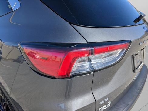 Used 2022 Ford Escape SE image 14