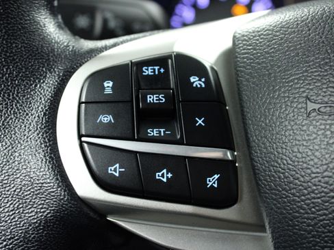 Used 2022 Ford Explorer XLT w/ Equipment Group 202A image 21