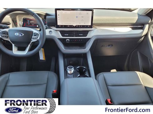 Used 2026 Ford Explorer Active AWD/4WD image 7