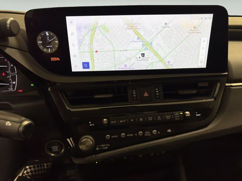 Used 2025 Lexus ES 350 Ultra Luxury w/ Accessory Package (Z2) FWD image 28