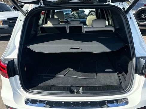 Used 2025 Mercedes-Benz GLB 250 image 30