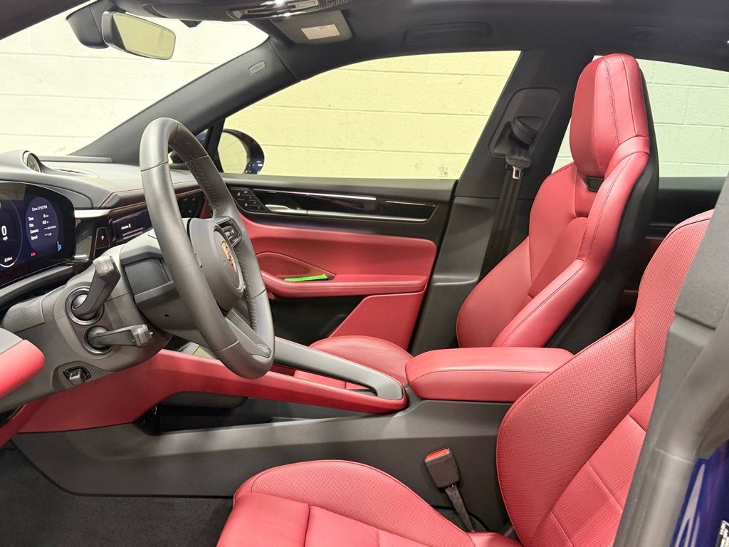 Used 2025 Porsche Macan 4S Electric w/ Premium Package AWD/4WD image 26