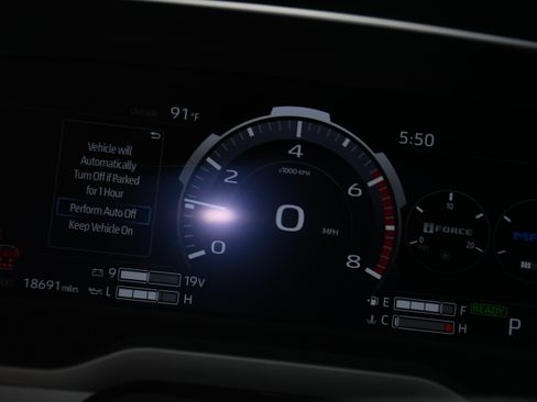 Certified 2025 Toyota Sequoia Platinum AWD/4WD image 17