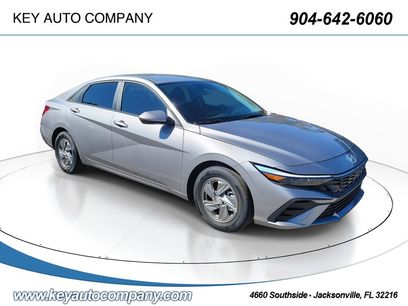 Used 2025 Hyundai Elantra SE