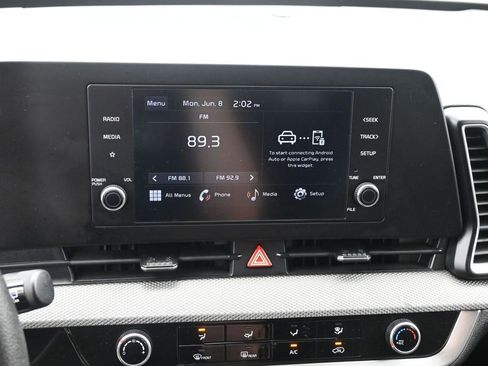Used 2025 Kia Sportage LX AWD/4WD image 15