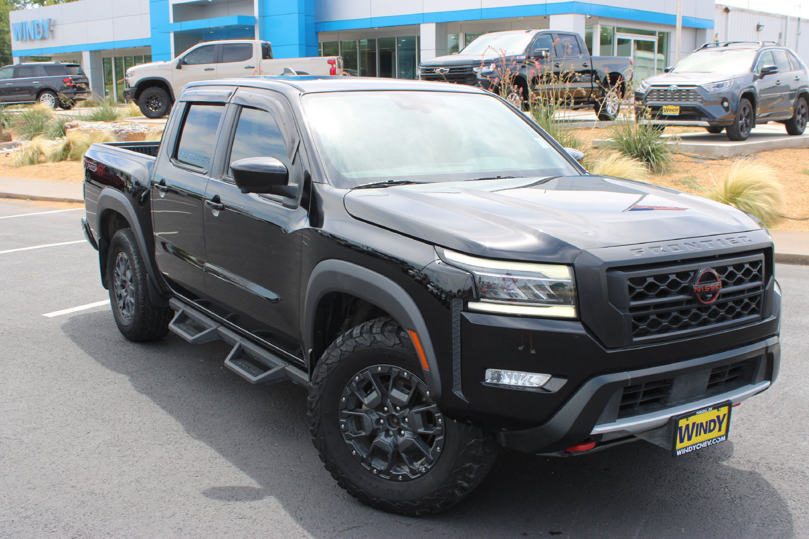 Used 2023 Nissan Frontier PRO-4X w/ Pro-4X Premium Package AWD/4WD image 2