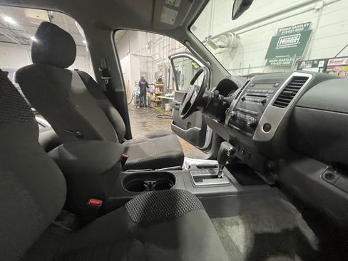 Used 2011 Nissan Xterra PRO-4X w/ Protection Pkg image 11