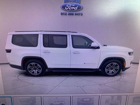 Used 2022 Jeep Wagoneer Series III image 3