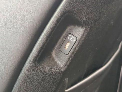 Used 2024 Kia Sorento S FWD image 17