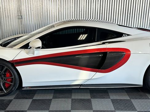 Used 2016 McLaren 570S Coupe RWD image 16