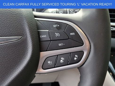 Used 2023 Chrysler Pacifica Touring-L FWD image 22
