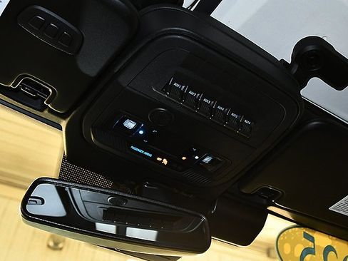 Used 2025 Ford Bronco Badlands image 27