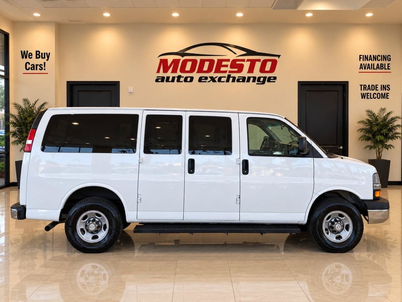 Used 2010 Chevrolet Express 3500 LT w/ LT Preferred Equipment Group RWD image 2